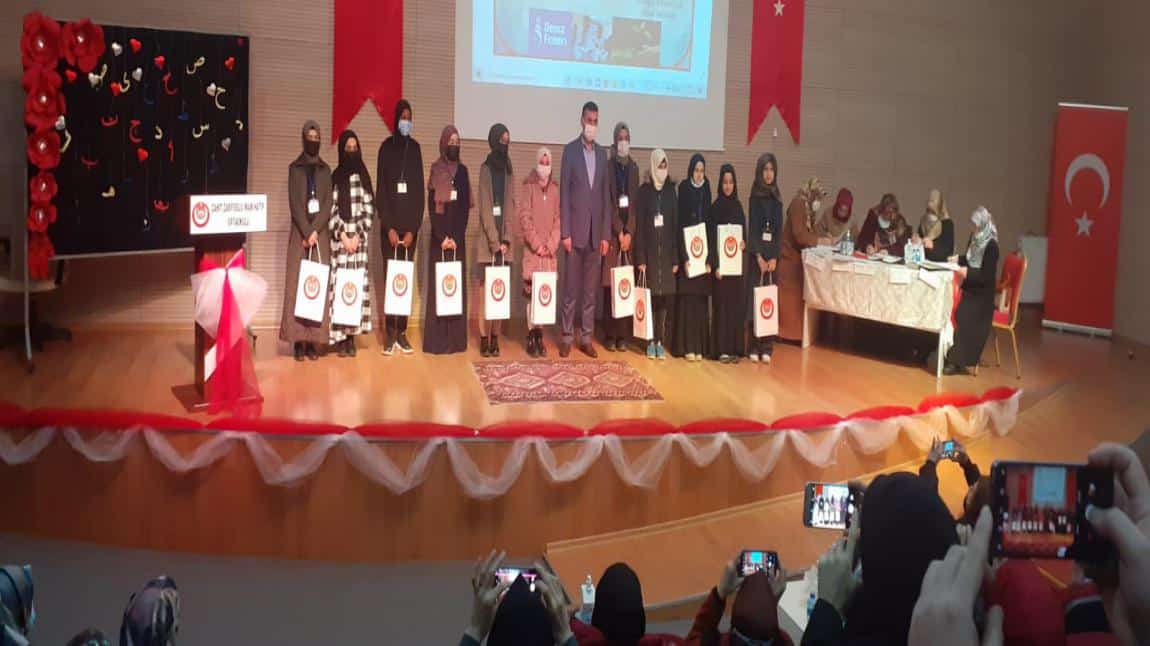Kur'an-ı Kerim'i Güzel Okuma Yarışması Kızlar Kategorisinde İl Yarışmasında Öğrencimiz 3. Oldu